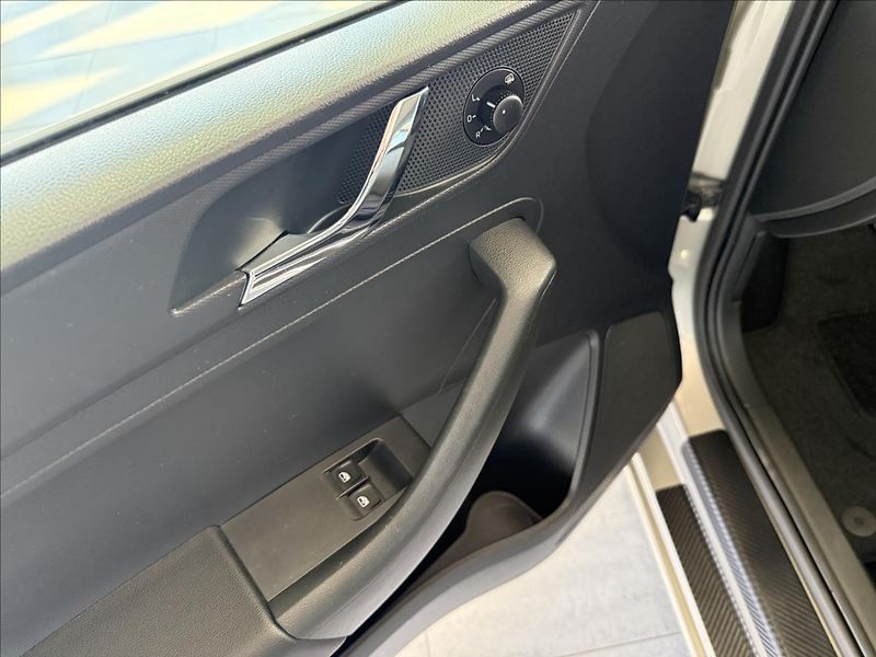 Škoda Rapid 1,2   TSI 81kW,SERVISKA,1.MAJI - fotka 8 z 18