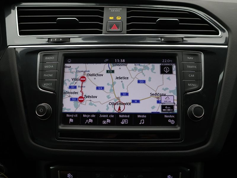 Volkswagen Tiguan 1,4 TSI 110kW DSG Serv.kniha - fotka 16 z 26