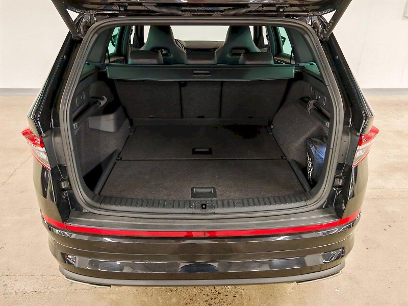 Škoda Kodiaq (2023) 2.0 TSI 180 kW DSG 4x4 RS - fotka 28 z 30