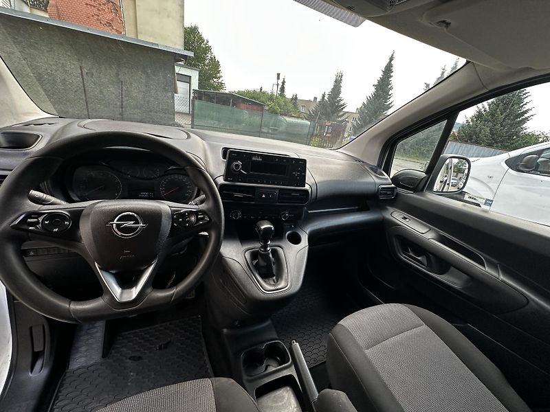 Opel Combo VAN-1.2i-81KW-DPH-KLIMA-ENJOY- - fotka 9 z 18