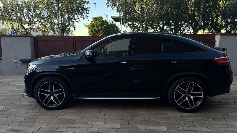 Mercedes-Benz GLE (2019) 43 AMG - fotka 6 z 12