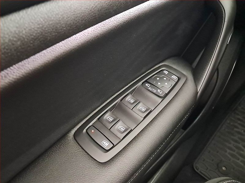 Renault Mégane (2025) 1.3 TCe - fotka 16 z 18