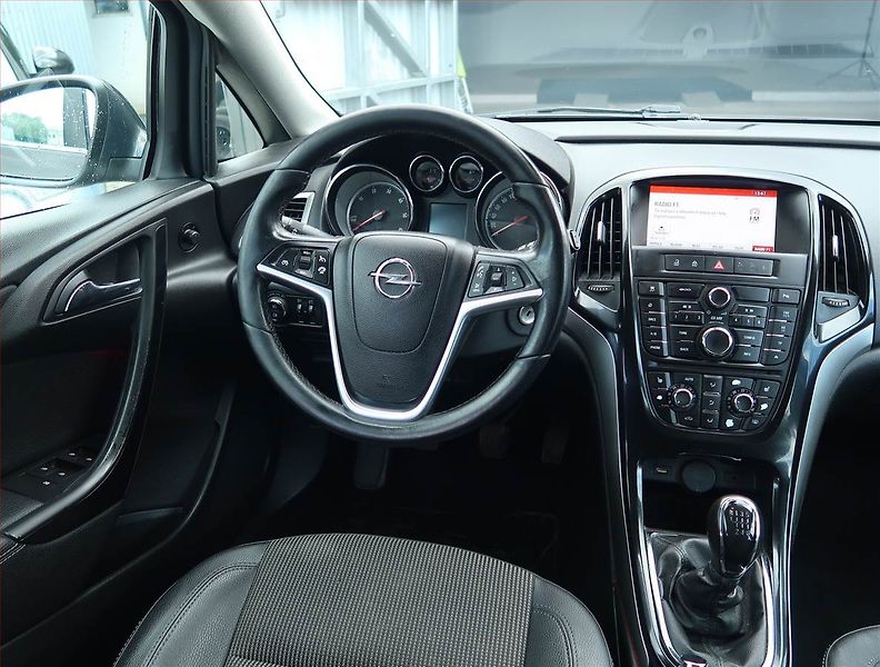 Opel Astra (2015) 1.6 CDTI, Serv.kniha, Tempomat - fotka 7 z 15