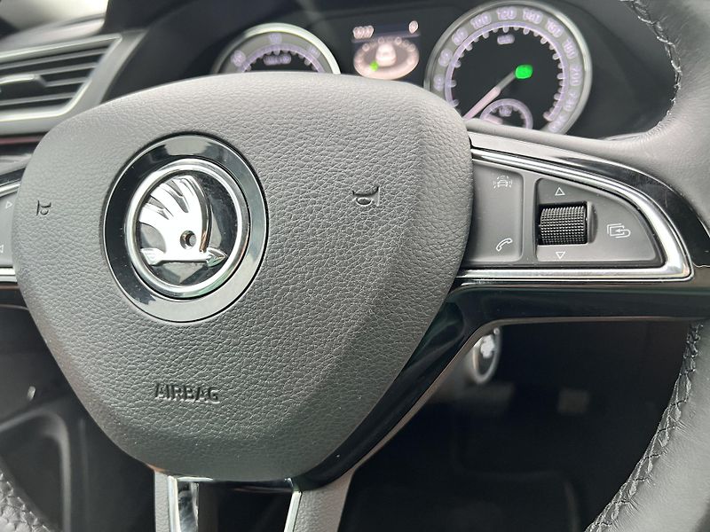 Škoda Superb L&K 2.0TDi 110kw KOUPENO V ČR - fotka 20 z 48