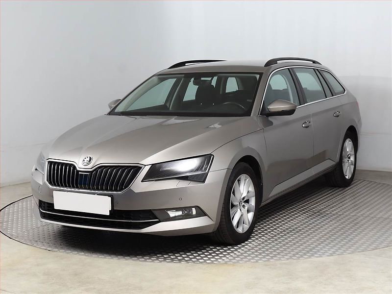 Škoda Superb (2016) Ambition 2.0 TDI, ČR,1.maj - fotka 2 z 19