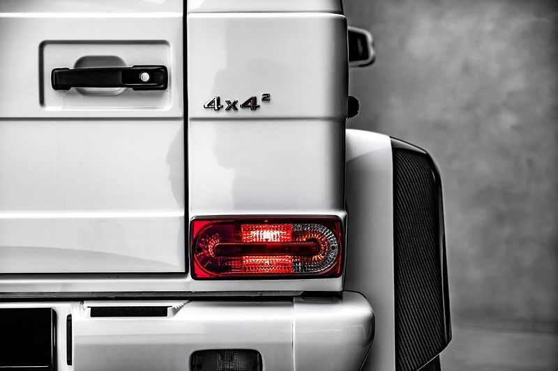 Mercedes-Benz Třídy G 4x4 2 AMG Designo Carbon - fotka 13 z 29