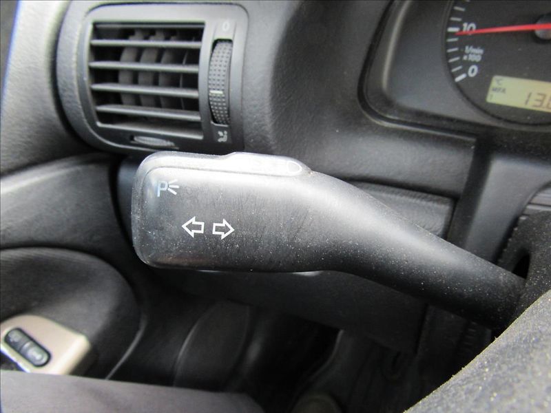 Volkswagen Passat 1,6 i 74kW Combi - fotka 18 z 24