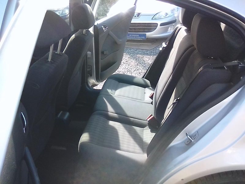 Škoda Octavia (2003) 2.0i , jede dobře - fotka 24 z 28
