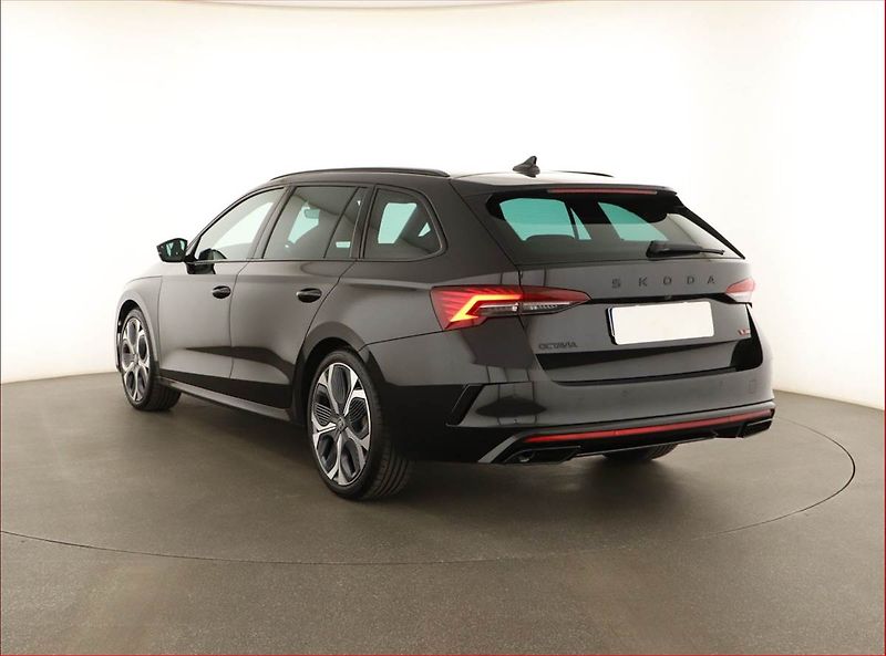 Škoda Octavia (2025) RS 2.0 TSI, RS 2.0 TSI 195KW - fotka 4 z 19