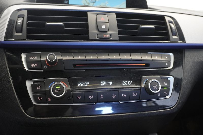 BMW Řada 1 120D 2,0 M-SPORT AUTOMAT - fotka 15 z 28