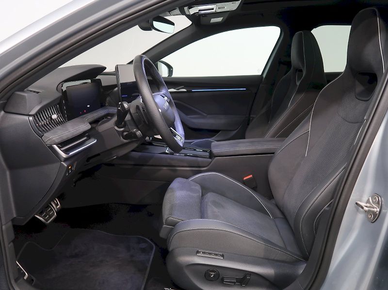 Škoda Superb (2026) SPORTLINE 2.0TDI 142kW 4x4 DSG - fotka 13 z 42