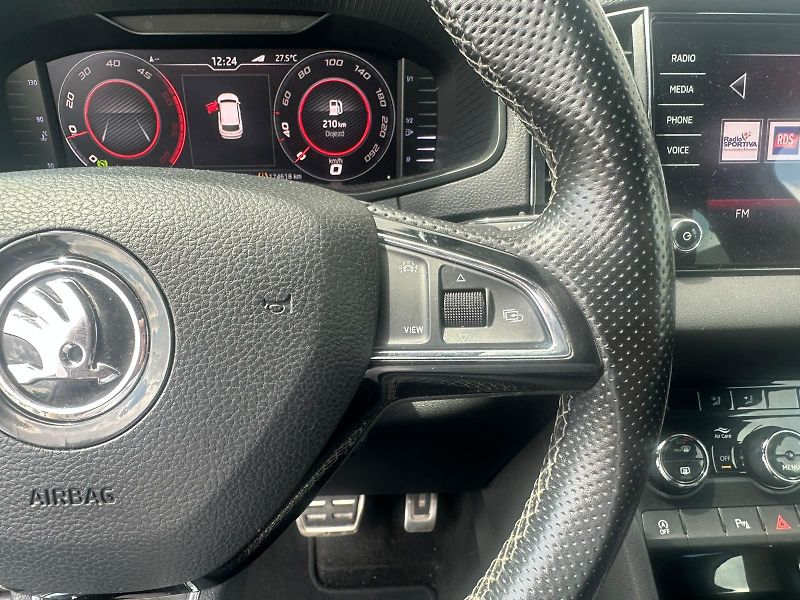 Škoda Karoq (2019) 1.6TDi, 85KW, SPORTLINE - fotka 19 z 30