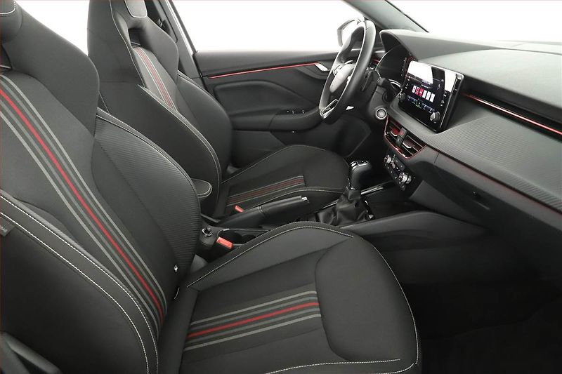 Škoda Kamiq (2025) 1.0 TSI, MONTE CARLO, AUTOMAT - fotka 7 z 18