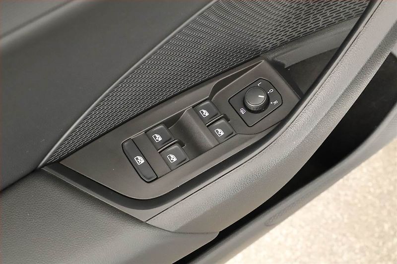 Škoda Octavia (2022) Ambition 2.0 TDI, ČR,1.maj - fotka 15 z 15