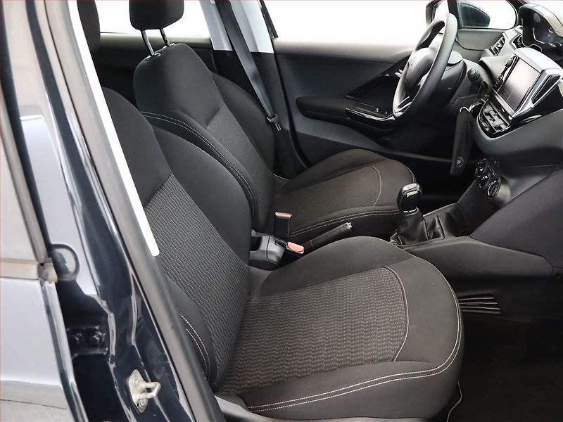 Peugeot 208 (2017) 1.2 PureTech, ČR,1.maj - fotka 7 z 15