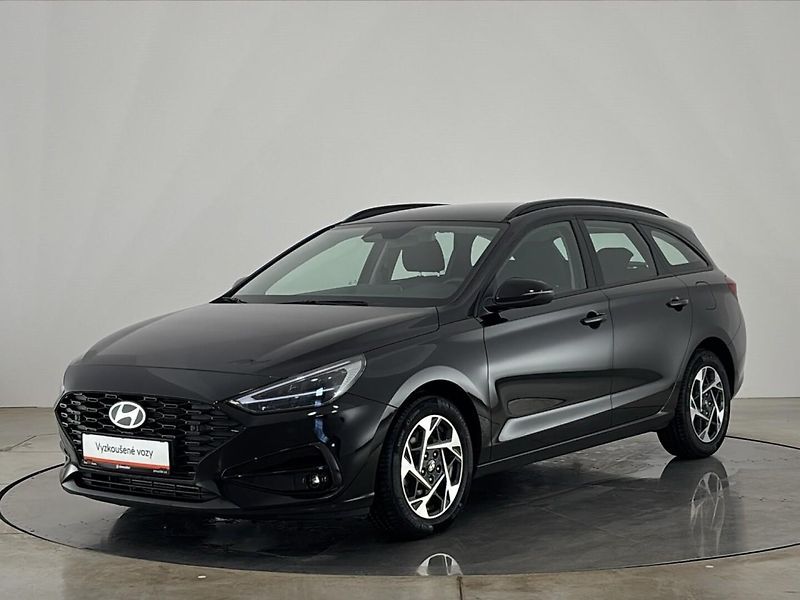 Hyundai i30 Smart DCT - fotka 1 z 26