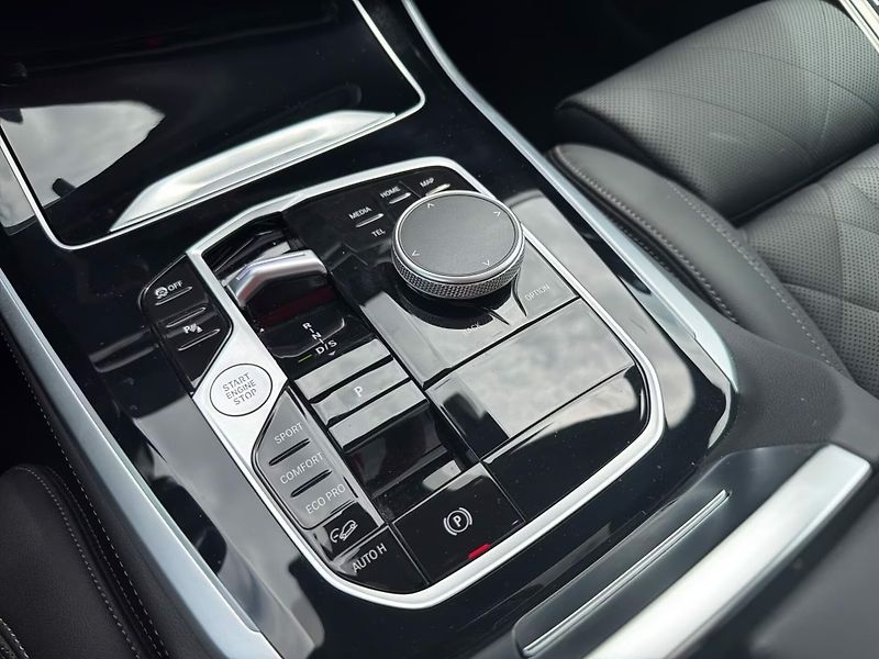 BMW X5 xDrive40i M-Sport Pro DAProf - fotka 14 z 17