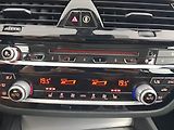 BMW Řada 5 (2017) Luxury Line 520d xDrive, 4X4 - náhled 26