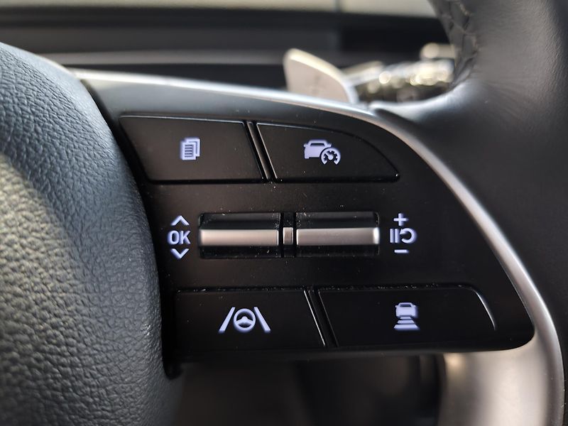 Hyundai Staria (2024) 1.6T-GDi 158kW HEV Style - fotka 14 z 24