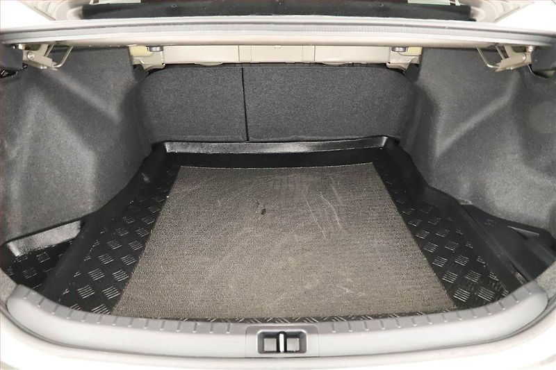 Toyota Corolla (2017) 1.6 Valvematic, Serv.kniha - fotka 16 z 17
