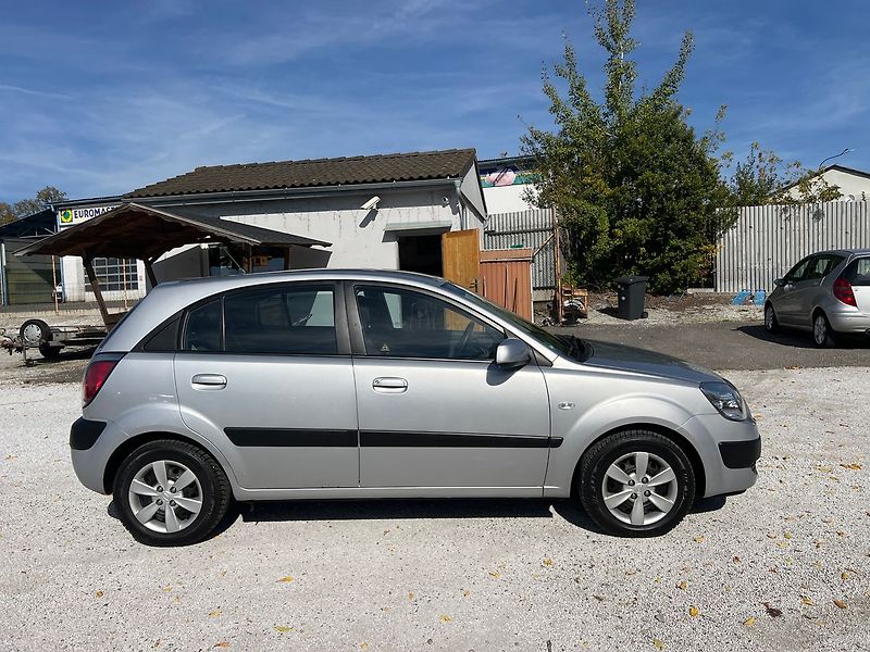 Kia Rio 1.4 16V - fotka 3 z 16