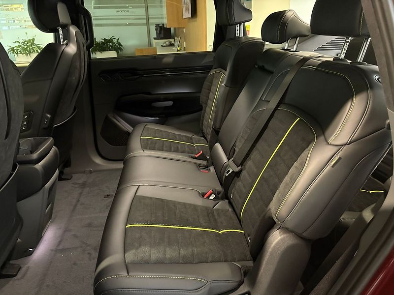 Kia EV9 (2025) 7P 4x4 GT 374 KW + 99,8 KWH MY - fotka 18 z 38
