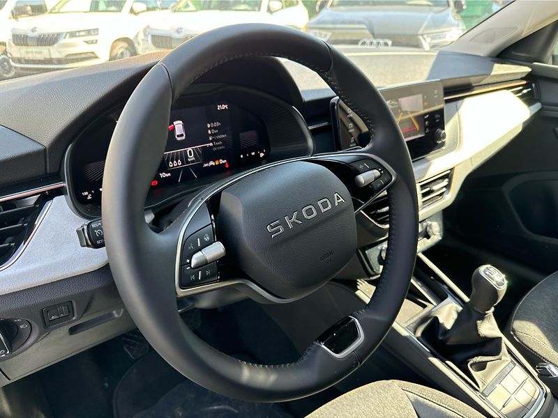 Škoda Scala 1,0 TSI Selection - fotka 17 z 22