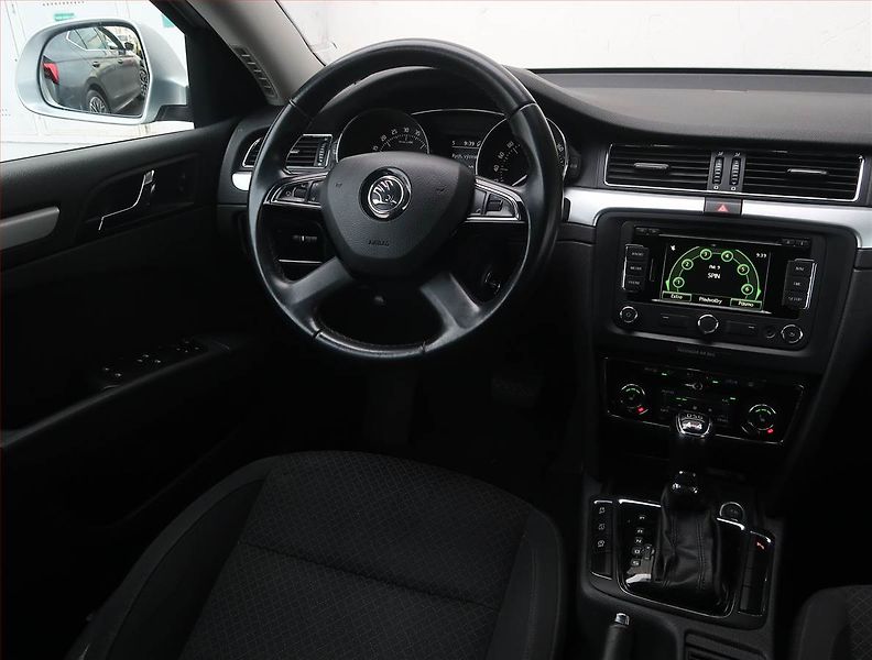 Suzuki Vitara (2019) Elegance 1.4 BoosterJet, 4X4 - fotka 7 z 22