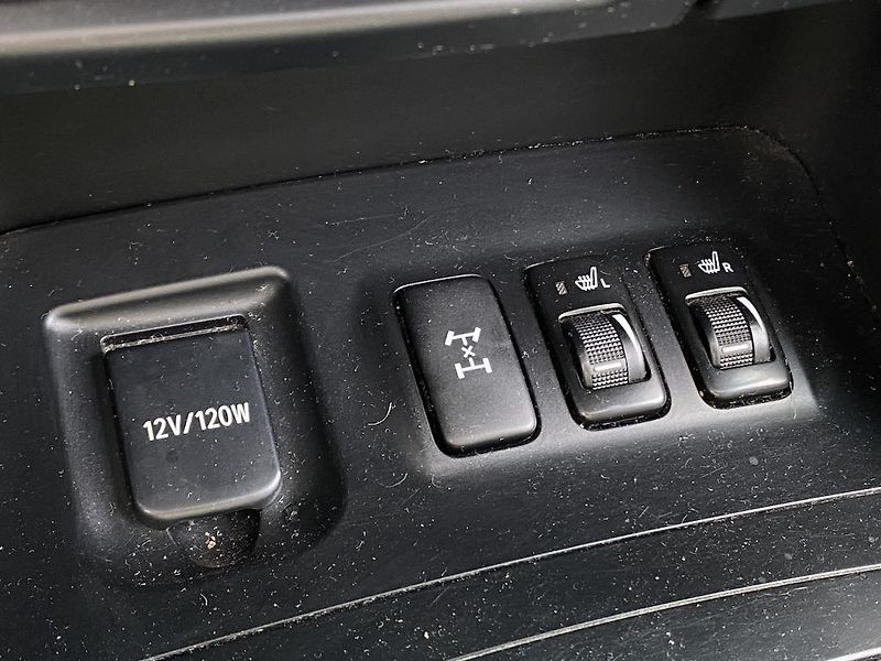 Toyota Land Cruiser 3.0D, ČR, 4x4, automat - fotka 14 z 16