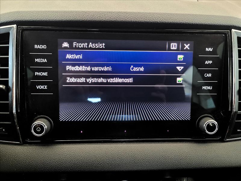 Škoda Karoq 1,5 TSI,DSG,navi,110kw - fotka 33 z 49