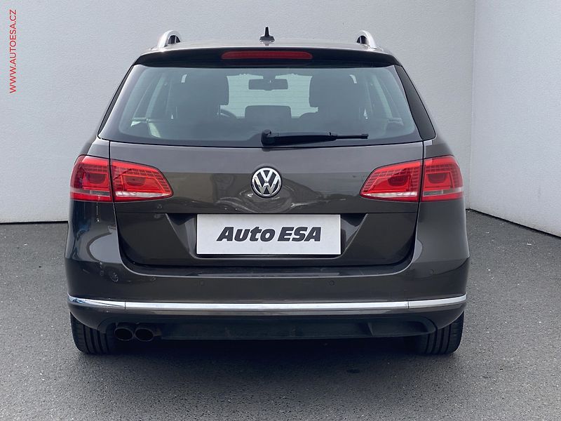 Volkswagen Passat (2014) 2.0 TDi 4x4, Comfortline - fotka 5 z 19