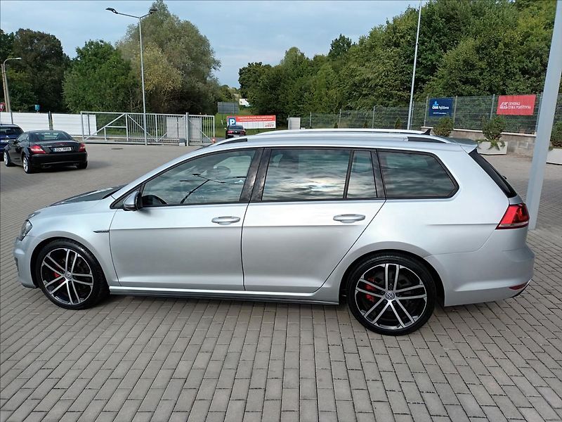 Volkswagen Golf 2,0 TDI,GTD,135KW,NAVI,XENON - fotka 8 z 50