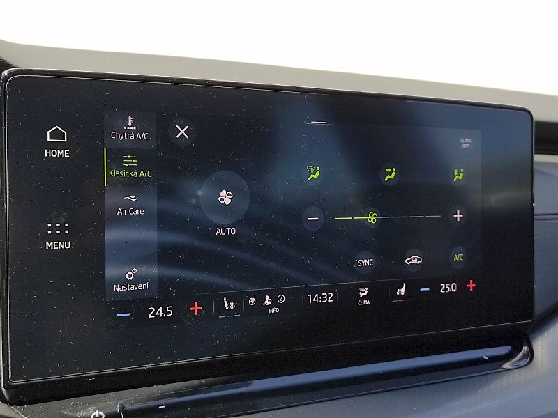 Škoda Octavia (2023) Combi Ambition Plus 2,0 Tdi 11 - fotka 13 z 36
