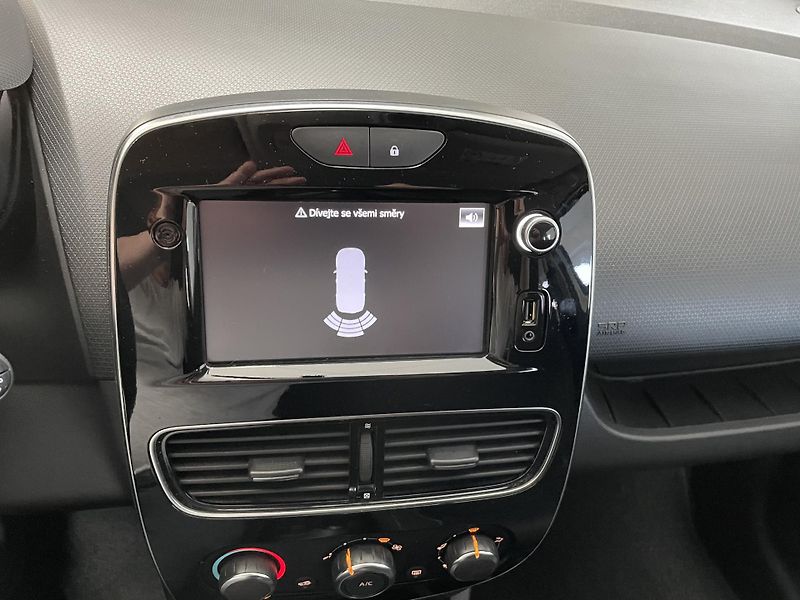 Renault Clio 0.9 TCe ČR 1.MAJ REZERVACE  - fotka 27 z 28