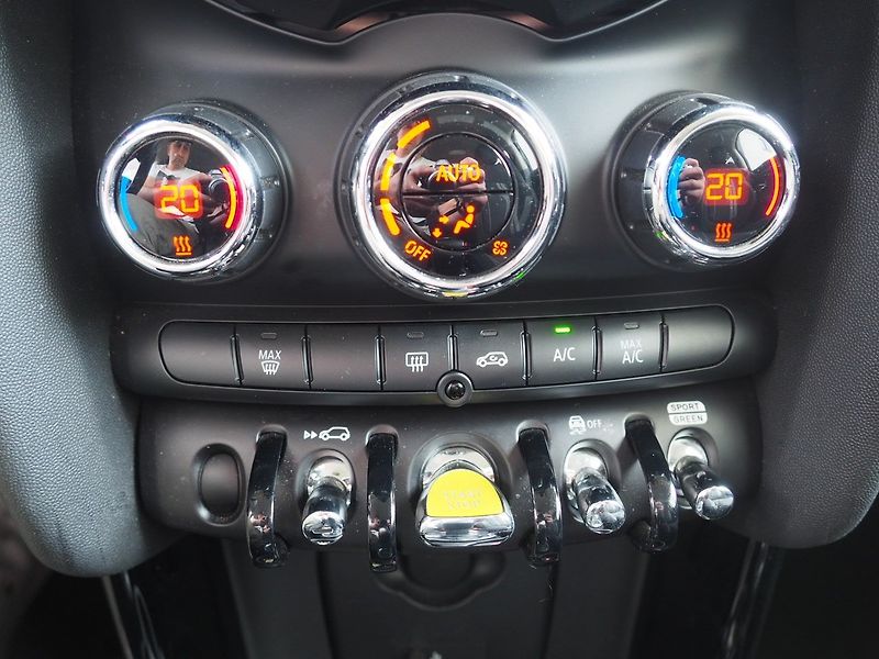 Mini Cooper (2020) SE Electric 33 kWh - fotka 28 z 30