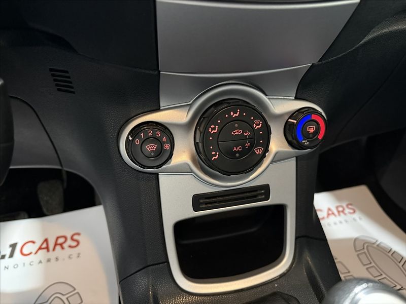 Ford Fiesta 1,2   i RS ALU VÝHŘEV NOVÁ STK - fotka 13 z 23