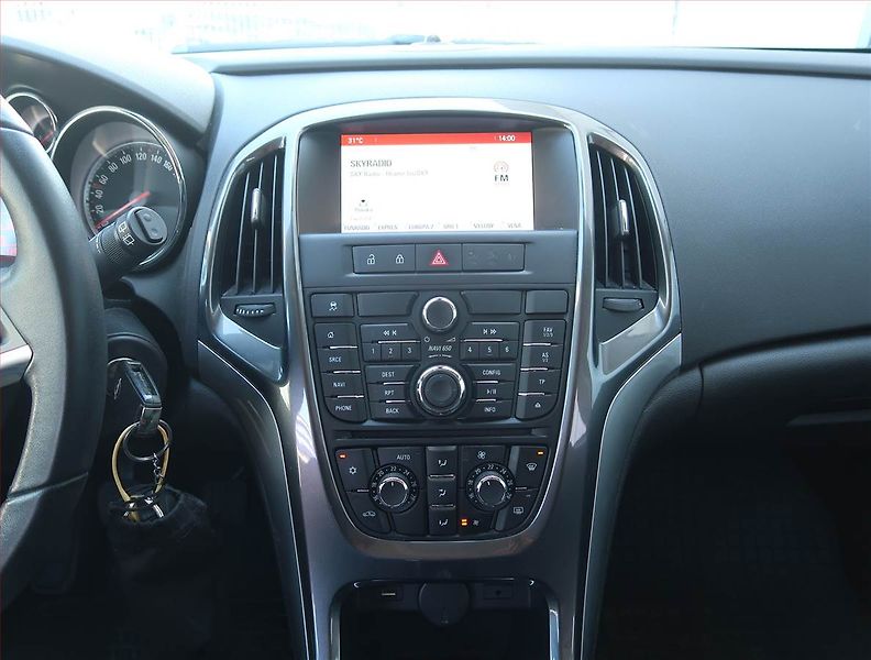Opel Astra (2014) 1.4 16V, Serv.kniha, Navi - fotka 12 z 17