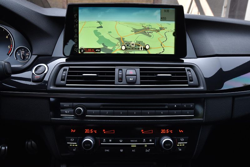 BMW Řada 5 520d M SPORT PAKET, PANORAMA - fotka 20 z 51