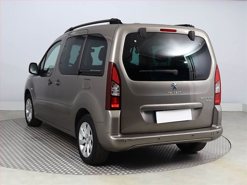 Peugeot Partner (2017) Allure 1.6 BlueHDi, 5Míst, ČR - fotka 4 z 14