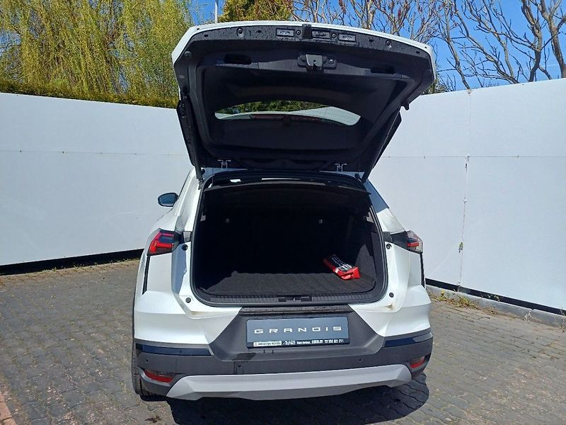 Mitsubishi Grandis INTENSE+ 1.3 DI-T MILD HYBRID - fotka 19 z 20