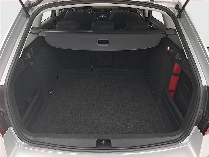 Škoda Octavia (2017) Style 1.6 TDI, Serv.kniha - fotka 14 z 16