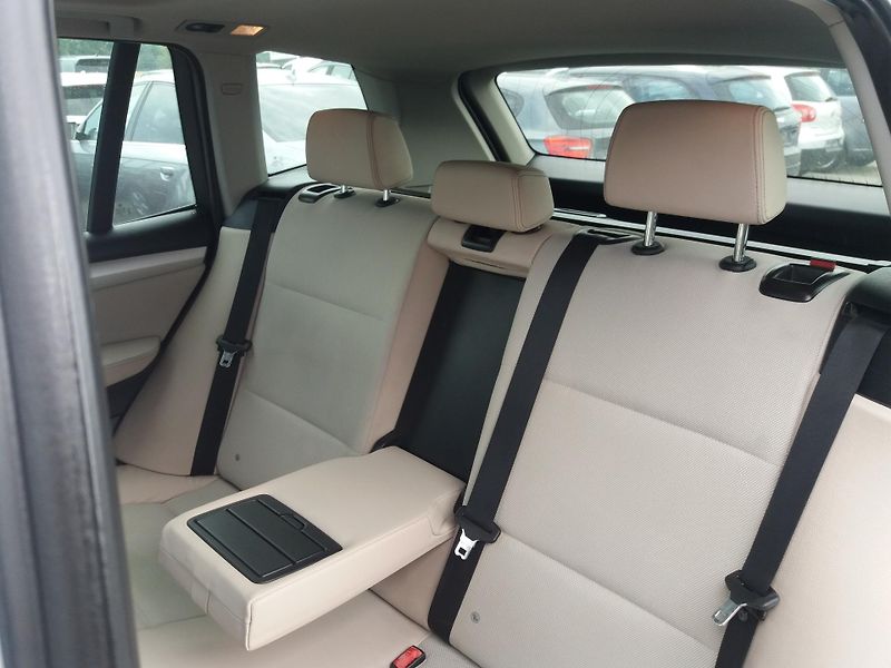 BMW X3 2.0D,4X4,XENONY,PANORAMA,NAVI! - fotka 18 z 28