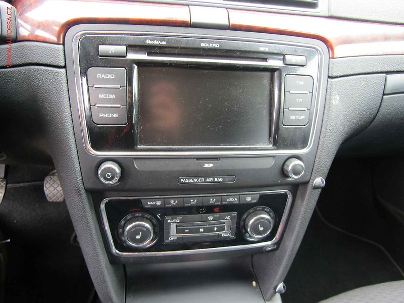 Škoda Superb (2010) 2.0TDI, ČR, Bixenon - fotka 11 z 17