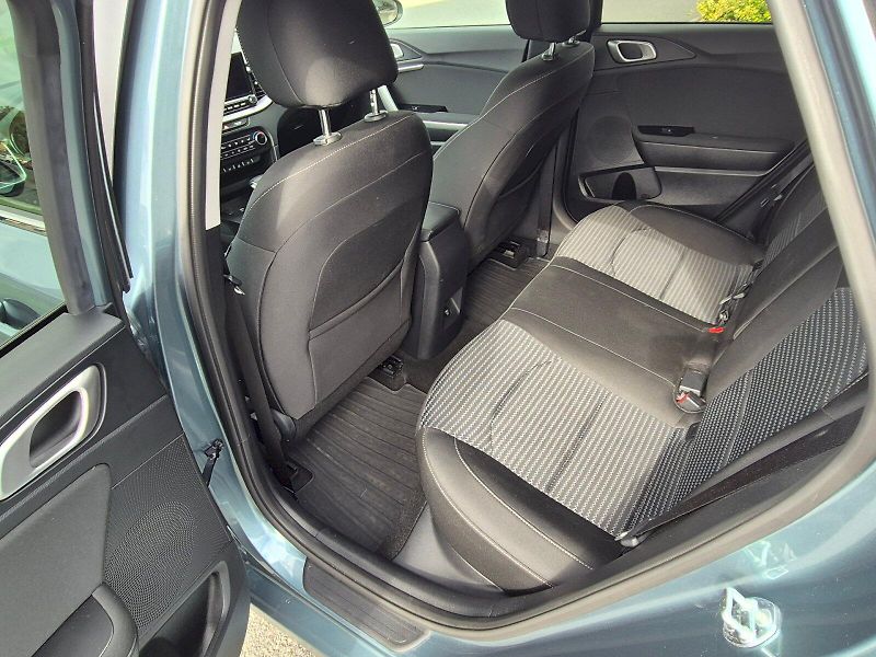Kia Ceed (2025) SW TOP+Busines 1.5TGD-i 103kW - fotka 12 z 33
