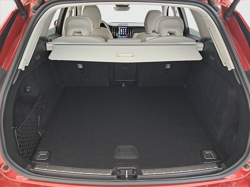 Volvo XC60 (2022) B5 AWD - fotka 14 z 19