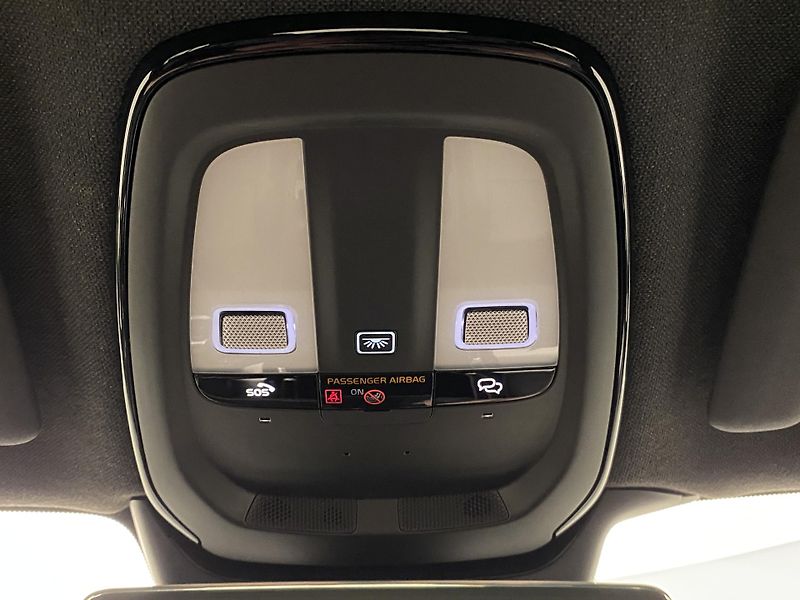 Volvo XC40 B3 CORE AUT CZ - fotka 29 z 49