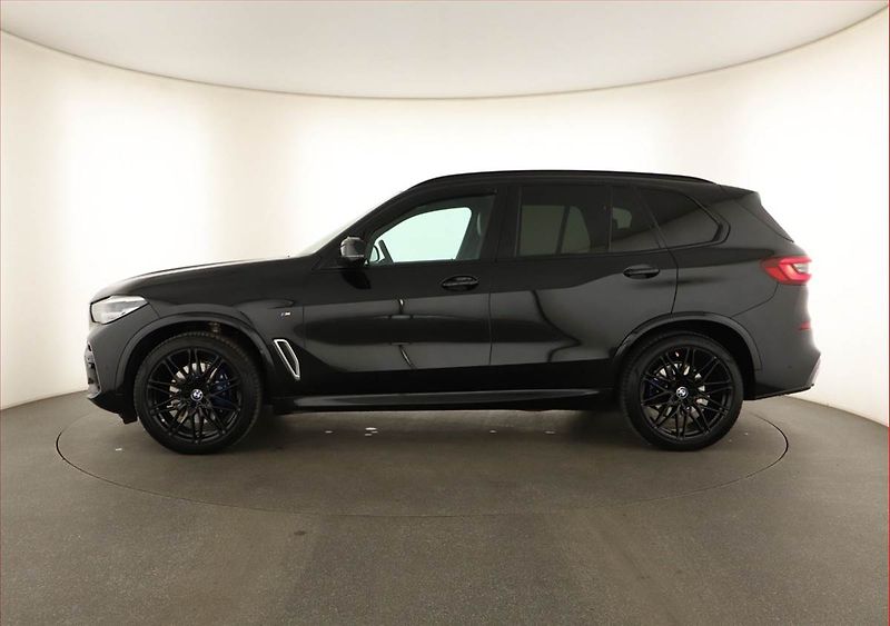 BMW X5 (2022) xDrive30d - fotka 3 z 20