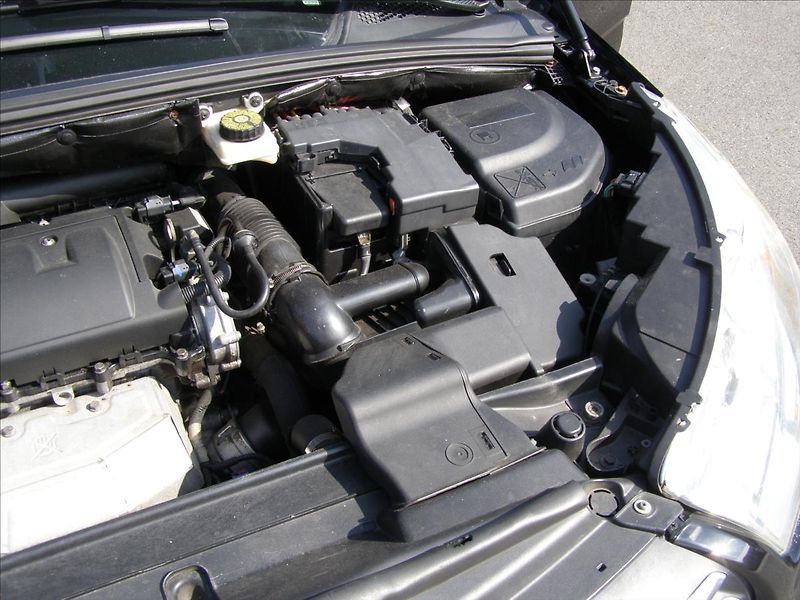 Citroën C4 1,6   po STK  nove pneu - fotka 31 z 31