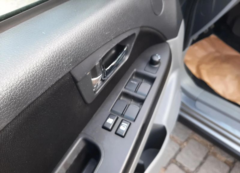 Suzuki SX4 (2010) Suzuki SX4, 1,6 4x4 r.v. 2010  - fotka 16 z 30