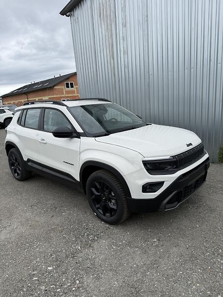 Jeep Avenger (2026) 4xe Upland 1.2 Turbo e-Hybrid - fotka 3 z 8